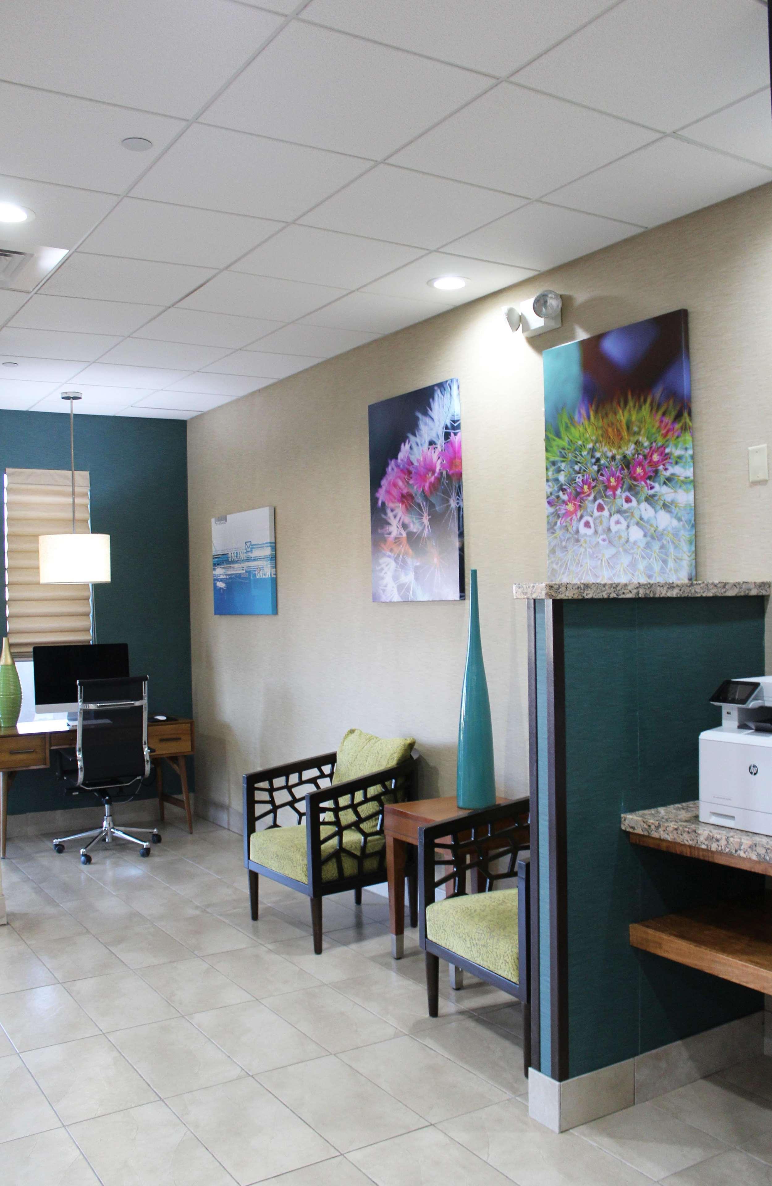 Western Cannon A.f.b. Hotel 3*