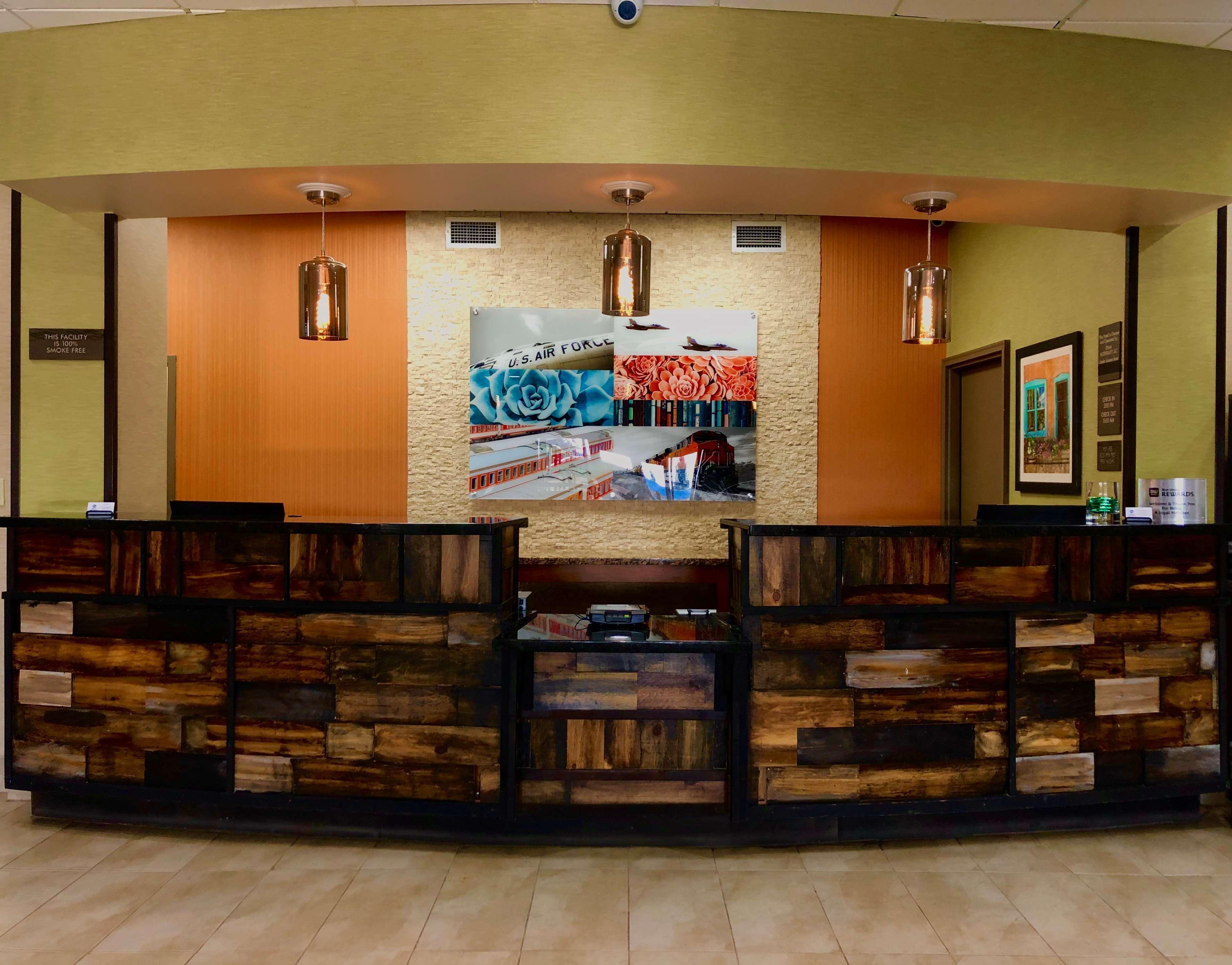 Western Cannon A.f.b. Hotel Clovis