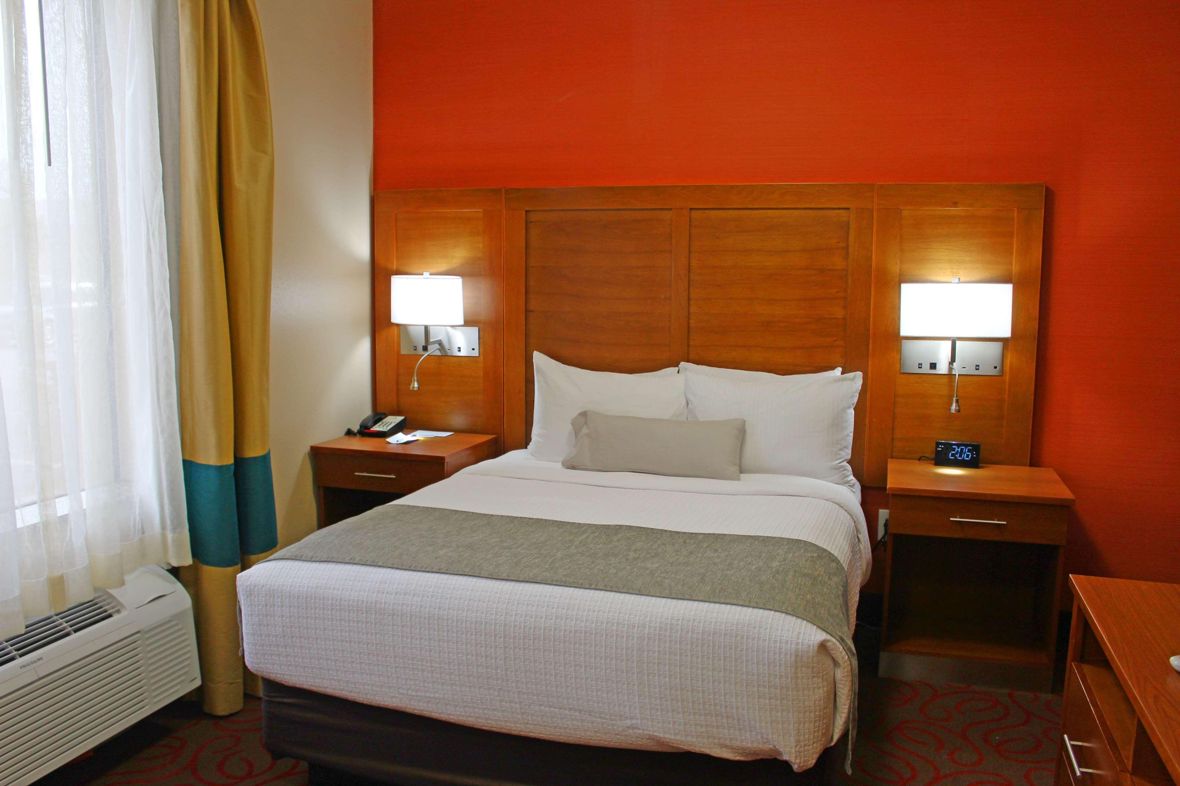 Western Cannon A.f.b. Hotel Clovis